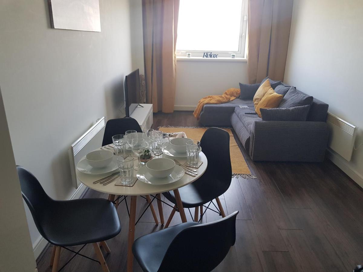 Spacious 1 Bed Relocation Apartment Free Parking, Brierley Hill Esterno foto