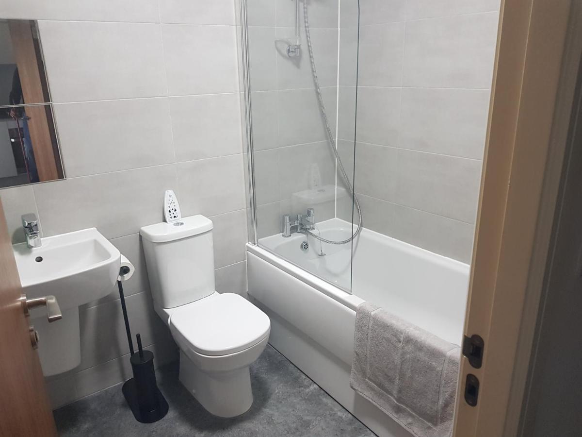 Spacious 1 Bed Relocation Apartment Free Parking, Brierley Hill Esterno foto