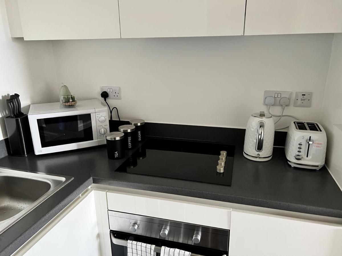 Spacious 1 Bed Relocation Apartment Free Parking, Brierley Hill Esterno foto