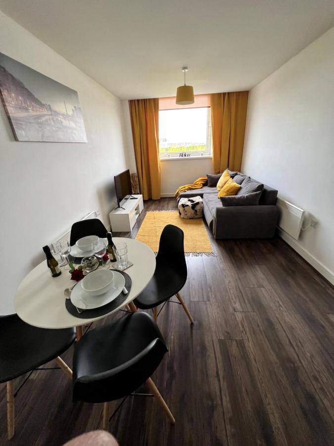 Spacious 1 Bed Relocation Apartment Free Parking, Brierley Hill Esterno foto