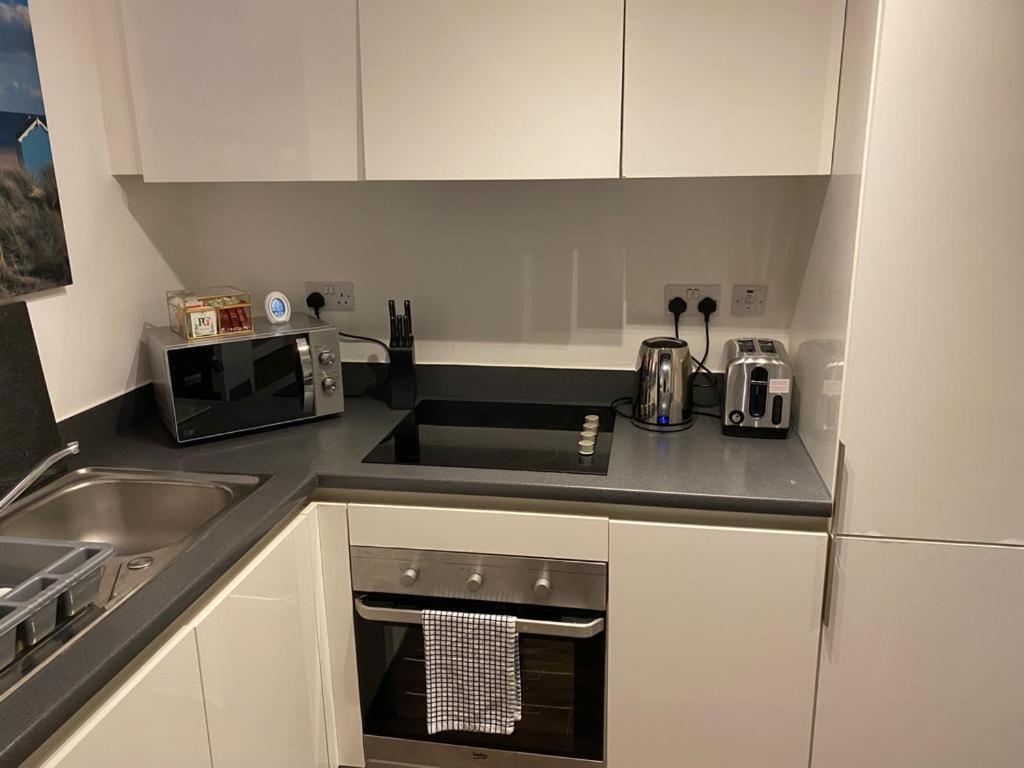 Spacious 1 Bed Relocation Apartment Free Parking, Brierley Hill Esterno foto
