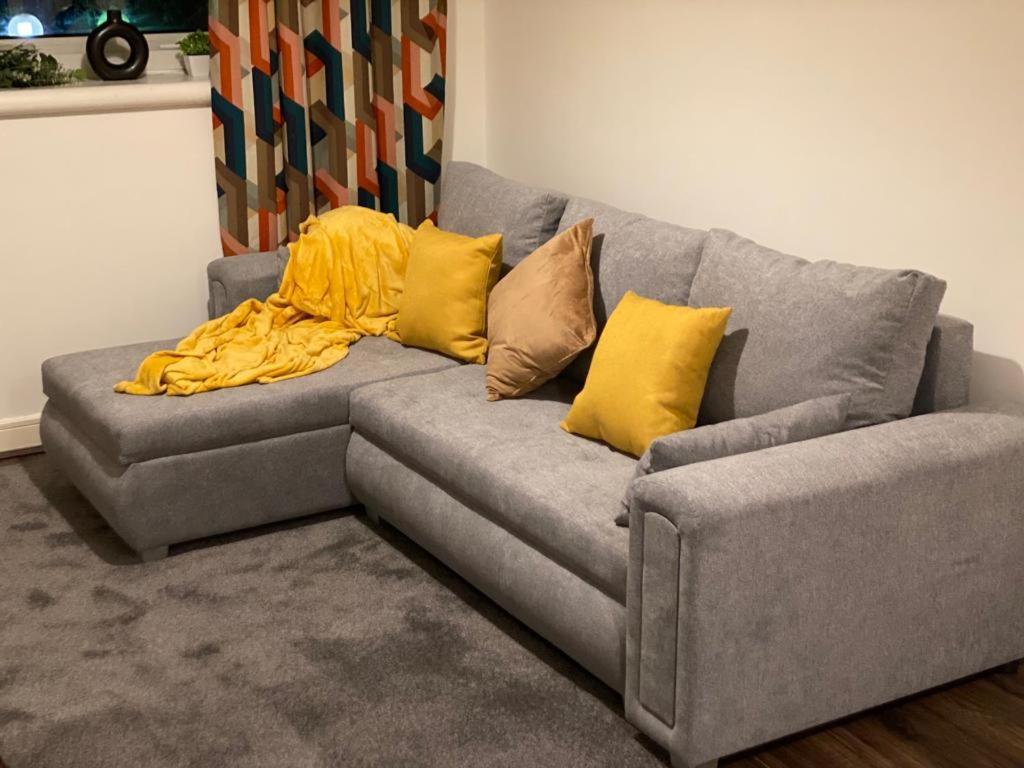 Spacious 1 Bed Relocation Apartment Free Parking, Brierley Hill Esterno foto