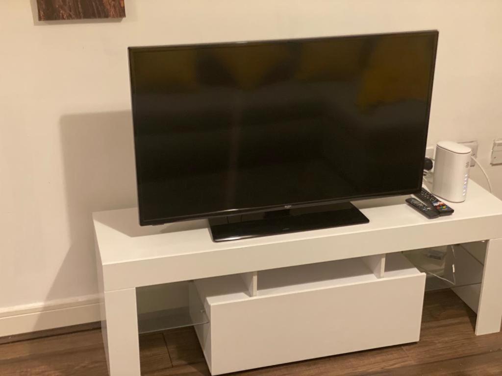 Spacious 1 Bed Relocation Apartment Free Parking, Brierley Hill Esterno foto