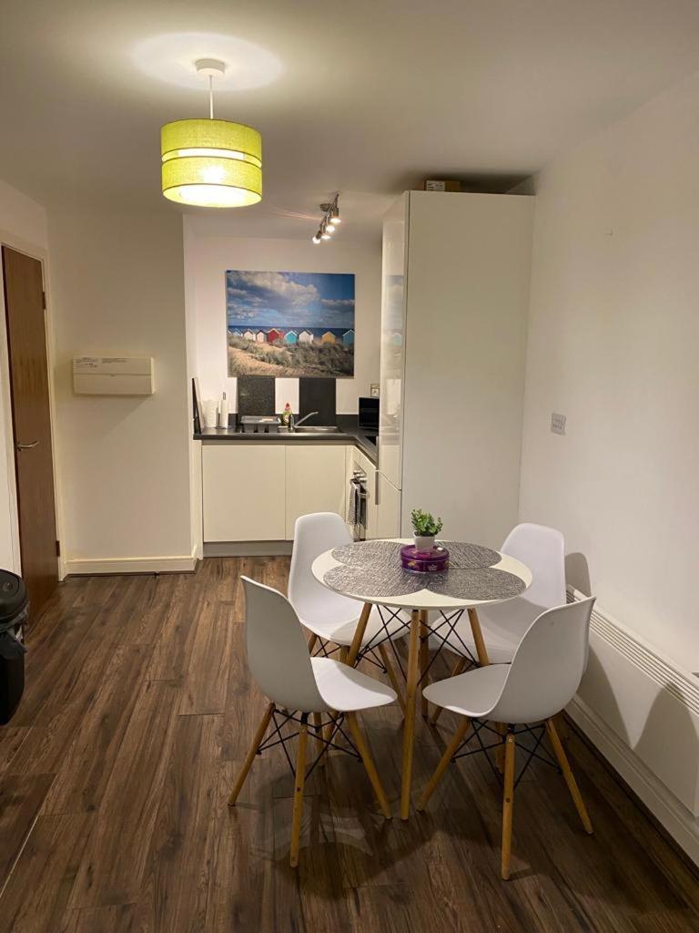 Spacious 1 Bed Relocation Apartment Free Parking, Brierley Hill Esterno foto